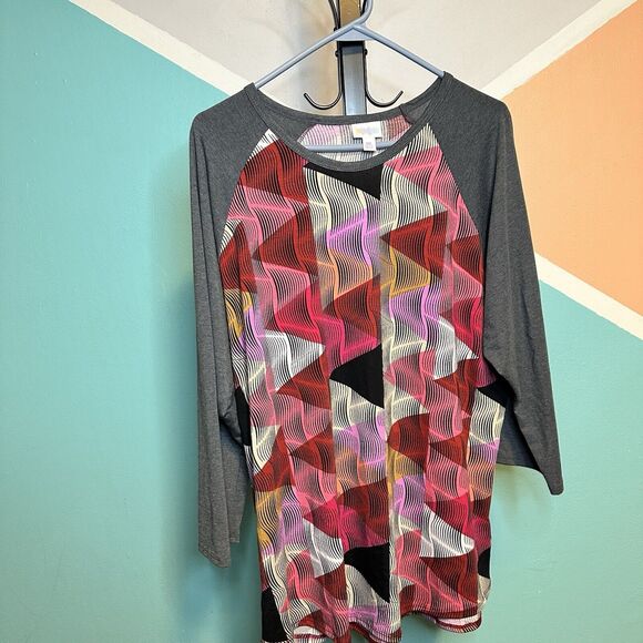 LulaRoe Shirt Woman’s Plus Sized 3XL Gray Multicolor Randy 3/4‎ Sleeves - Picture 1 of 3